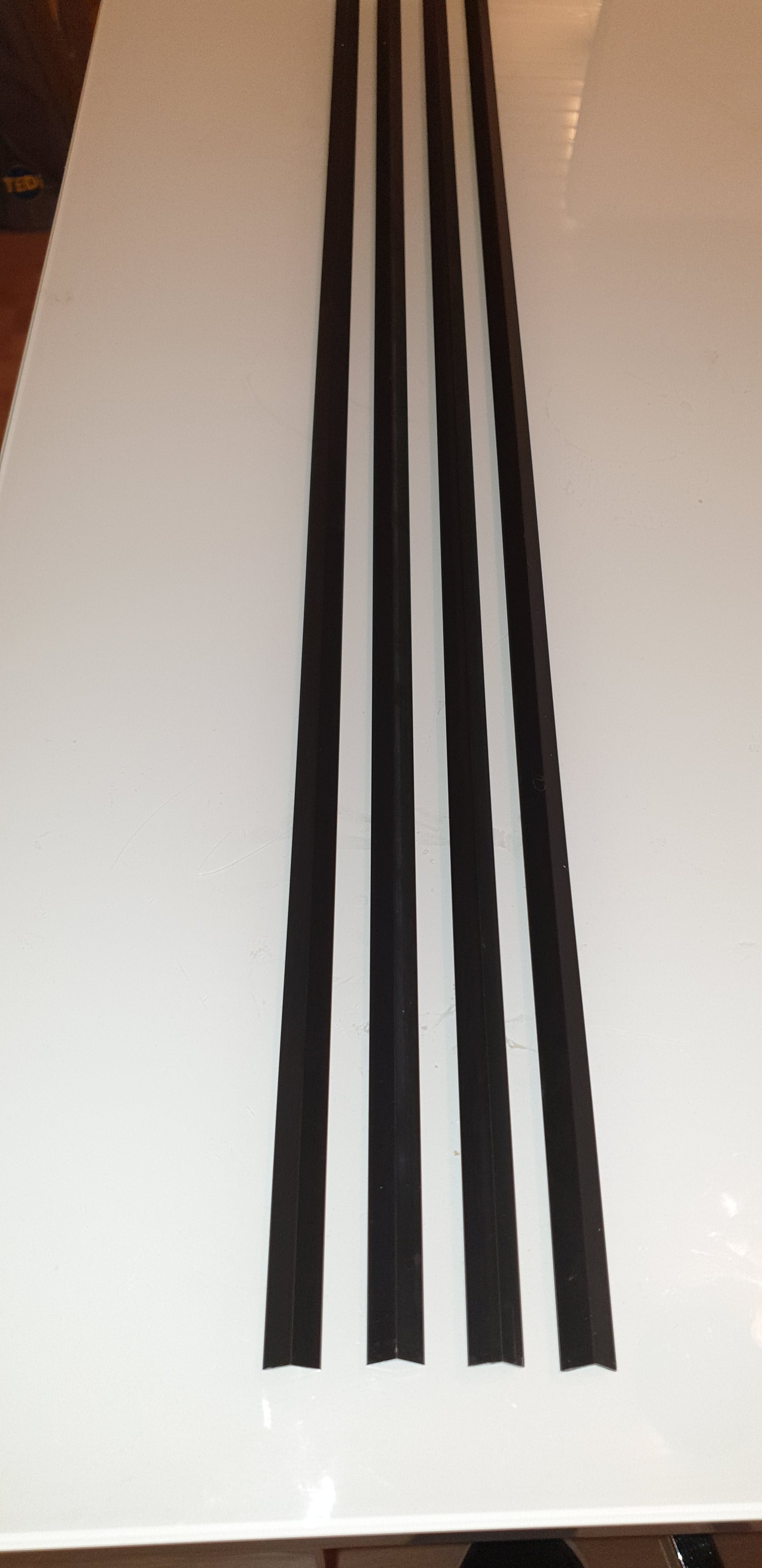 E190 Türpappe optisch reparieren 4-Leisten schwarz Kunststoff  selbstklebend 1cm