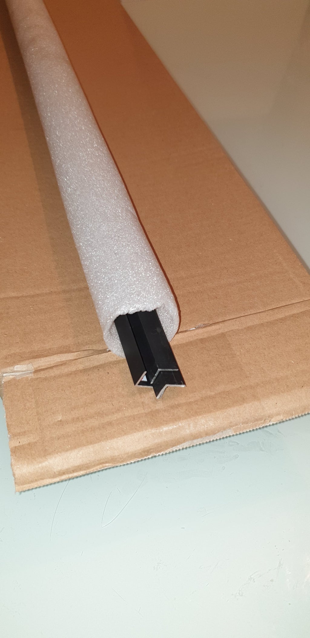 E190 Türpappe optisch reparieren 4-Leisten schwarz Kunststoff  selbstklebend 1cm