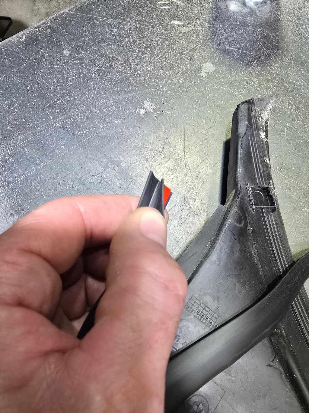 Windlauf Dichtung passt bei Z4 E86 Windlaufdichtung alternative zu 51717043619