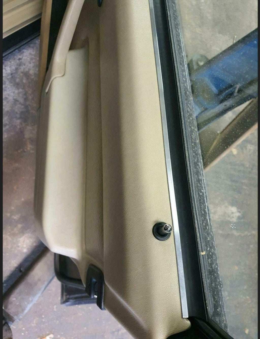 W201 Türpappe optisch reparieren E190 4-Leisten Alu-Leiste mit Schliffbild