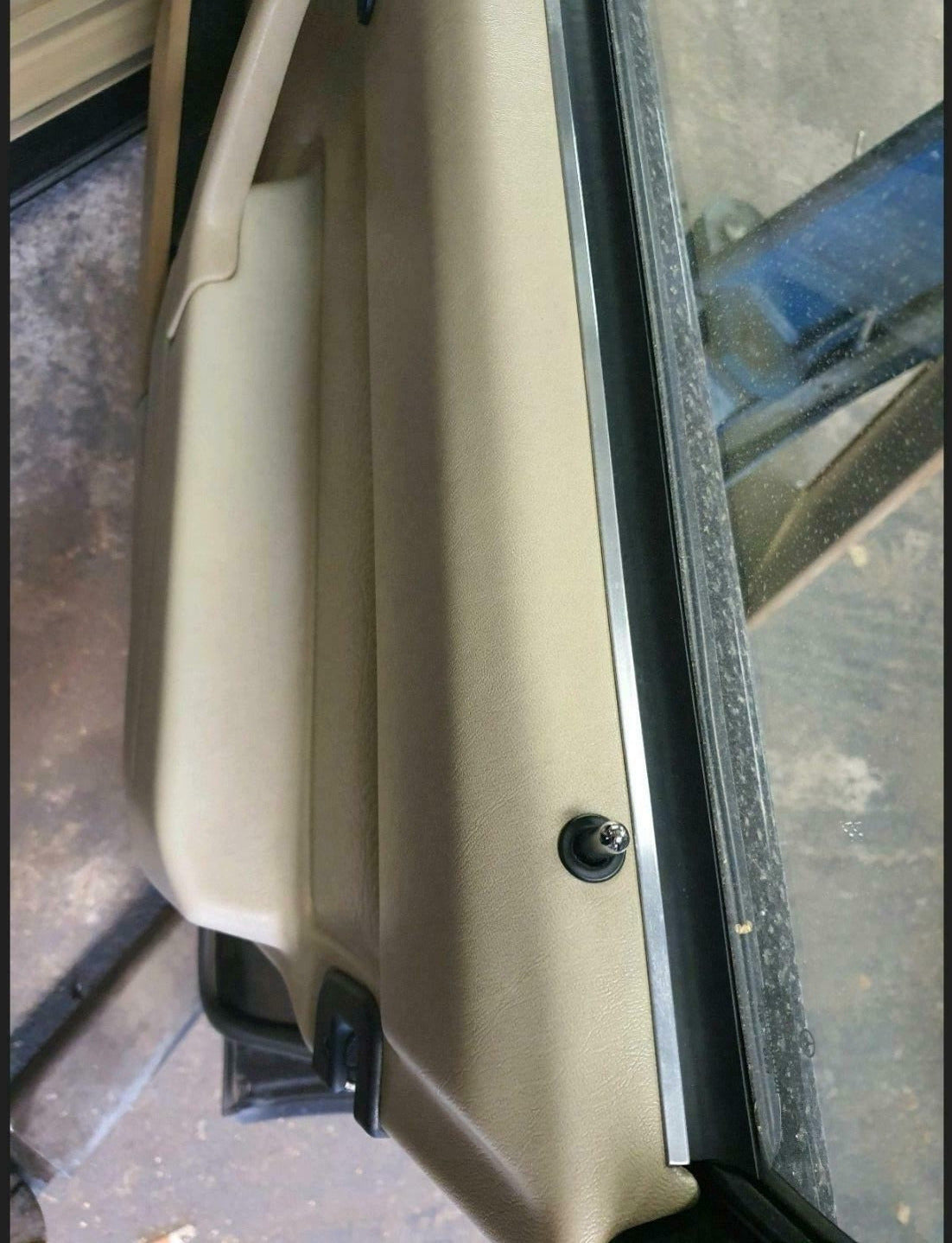 W201 Türpappe optisch reparieren E190 4-Leisten Alu-Leiste mit Schliffbild