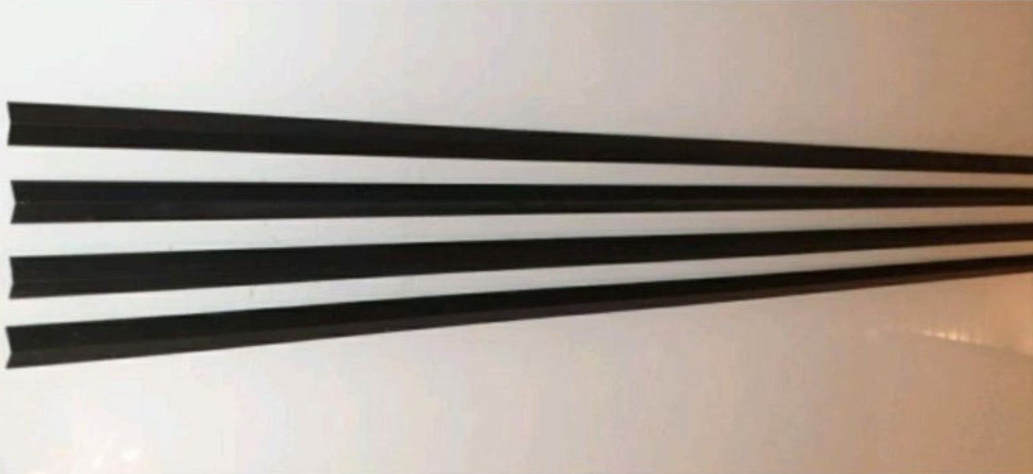 E190 Türpappe optisch reparieren 4-Leisten schwarz Kunststoff  selbstklebend 1cm